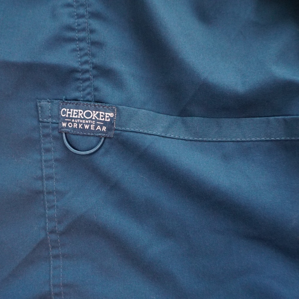 Cherokee Scrub Top - Picture 4 of 6